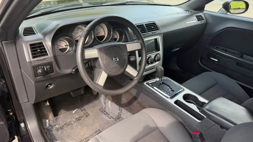 2010 Dodge Challenger 3rd Gen - Image 10 of 16