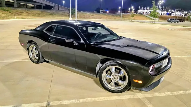 2010 Dodge Challenger SE Coupe 2D