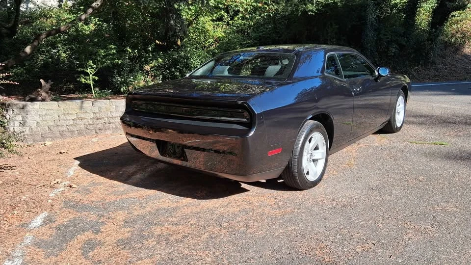 2010 Dodge Challenger 3rd Gen - Image 3 of 15