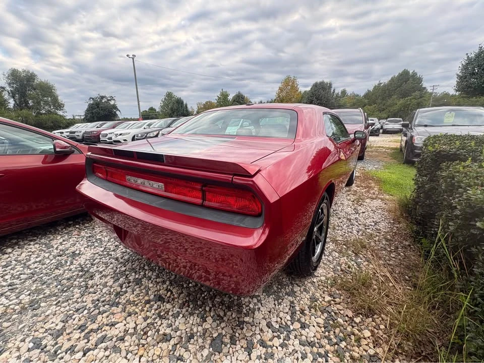 2010 Dodge Challenger 3rd Gen - Image 5 of 11