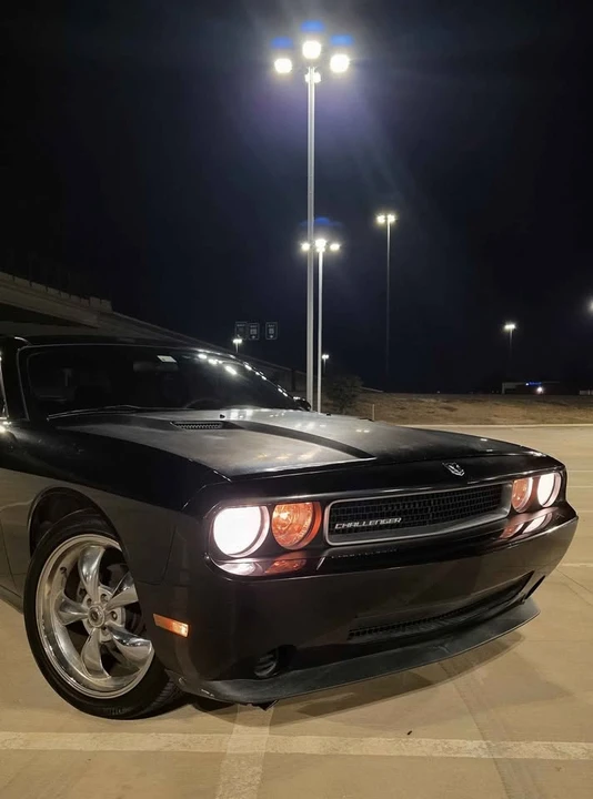 2010 Dodge Challenger 3rd Gen - Image 3 of 11