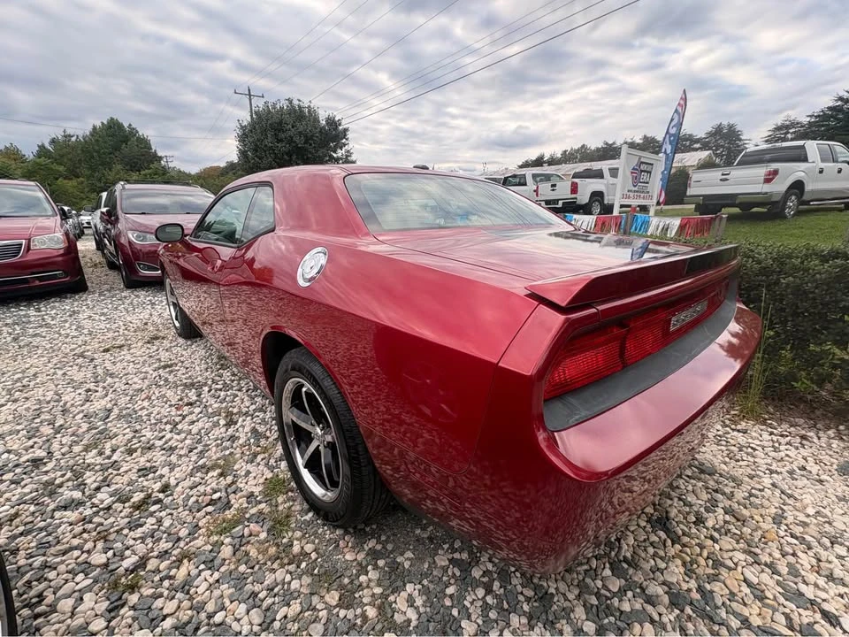 2010 Dodge Challenger 3rd Gen - Image 3 of 11