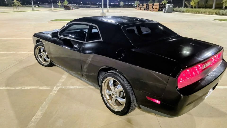 2010 Dodge Challenger 3rd Gen - Image 6 of 11