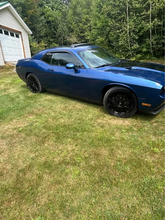 2010 Dodge Challenger 3rd Gen - Image 2 of 19