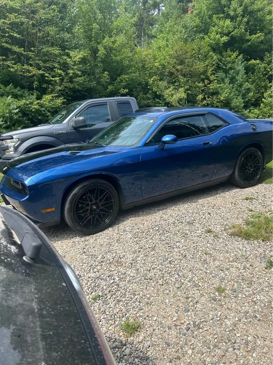 2010 Dodge Challenger 3rd Gen - Image 7 of 19