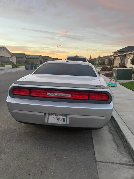 2010 Dodge Challenger 3rd Gen - Image 6 of 10