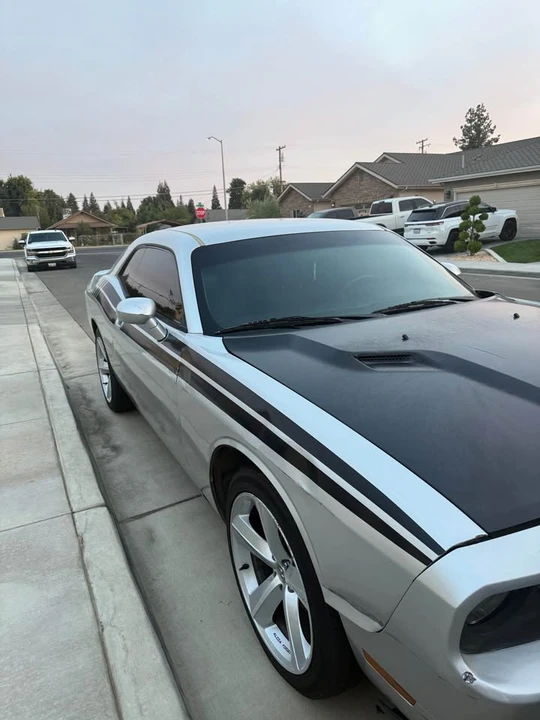 2010 Dodge Challenger 3rd Gen - Image 2 of 10