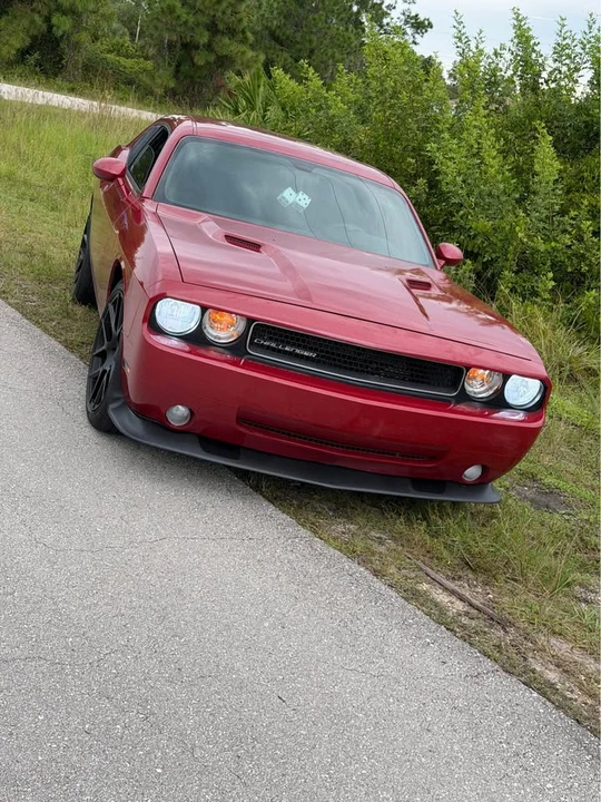 2010 Dodge Challenger 3rd Gen - Image 9 of 11