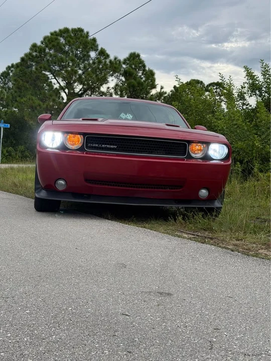 2010 Dodge Challenger 3rd Gen - Image 10 of 11