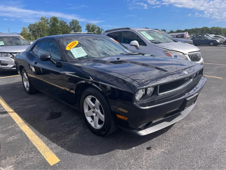 2010 Dodge Challenger 3rd Gen - Image 2 of 10