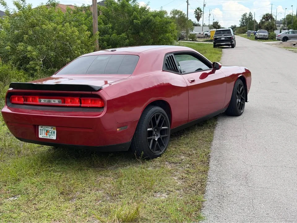 2010 Dodge Challenger 3rd Gen - Image 7 of 11