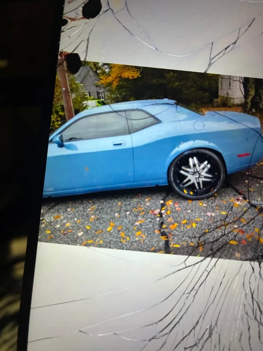 2010 Dodge Challenger 3rd Gen - Image 2 of 2