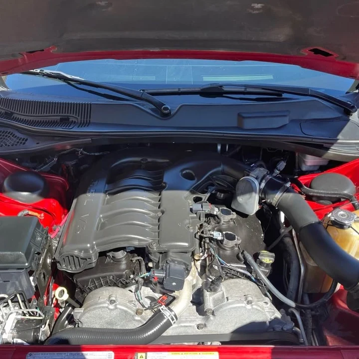 2010 Dodge Challenger 3rd Gen - Image 5 of 7