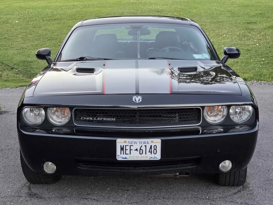 2010 Dodge Challenger 3rd Gen - Image 15 of 20
