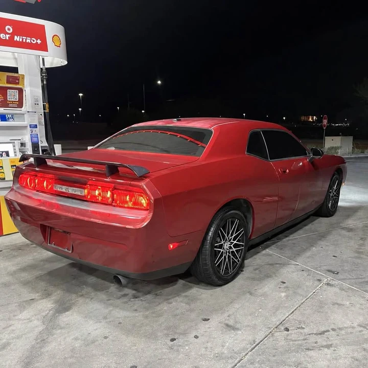 2010 Dodge Challenger 3rd Gen - Image 6 of 7