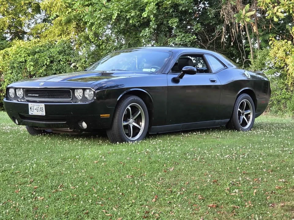 2010 Dodge Challenger 3rd Gen - Image 4 of 20