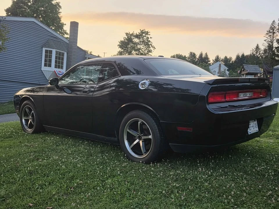 2010 Dodge Challenger 3rd Gen - Image 7 of 20