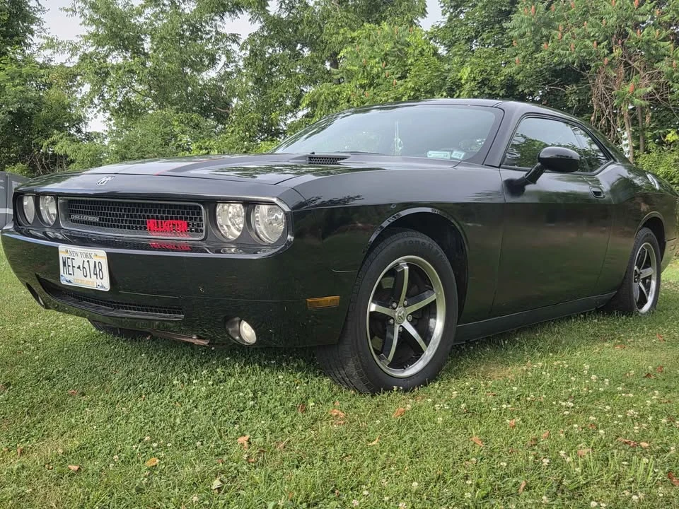2010 Dodge Challenger 3rd Gen - Image 11 of 20
