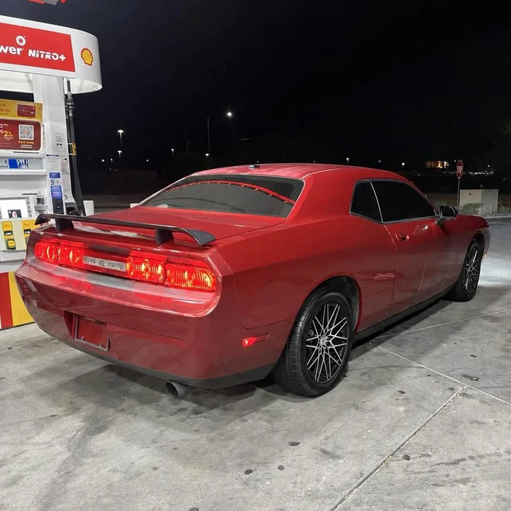 2010 Dodge Challenger 3rd Gen - Image 6 of 8