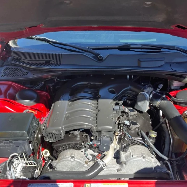 2010 Dodge Challenger 3rd Gen - Image 5 of 8