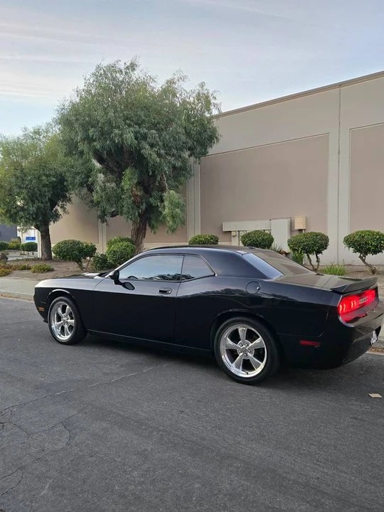 2010 Dodge Challenger 3rd Gen - Image 3 of 24