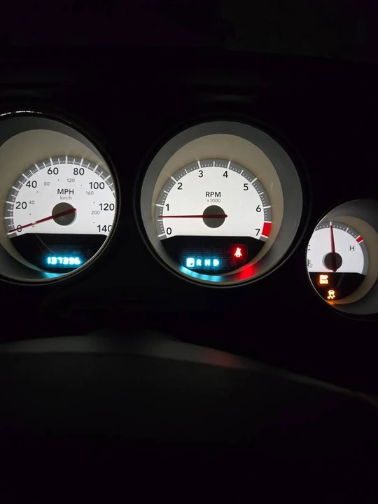 2010 Dodge Challenger 3rd Gen - Image 16 of 24