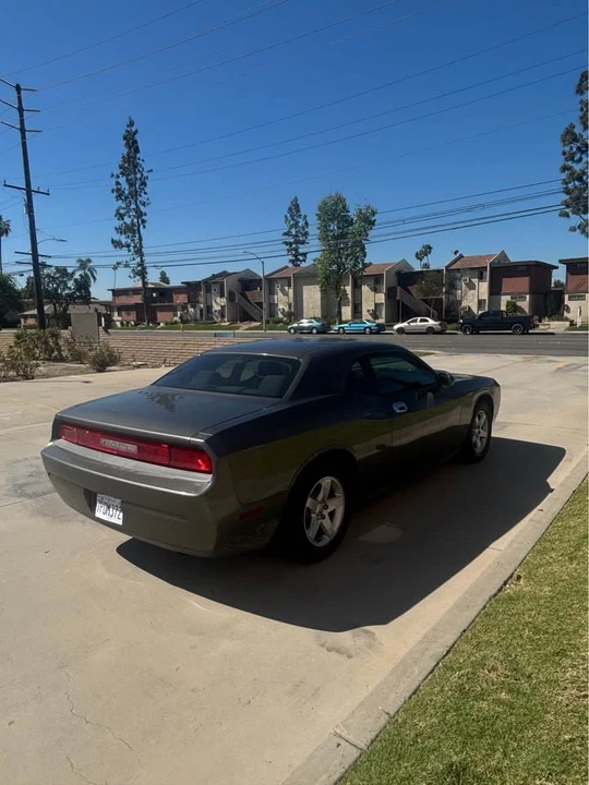 2010 Dodge Challenger 3rd Gen - Image 5 of 16