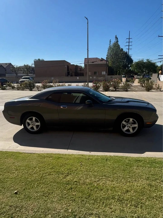 2010 Dodge Challenger 3rd Gen - Image 10 of 16