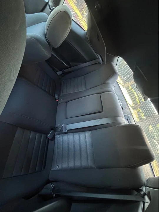 2010 Dodge Challenger 3rd Gen - Image 15 of 16
