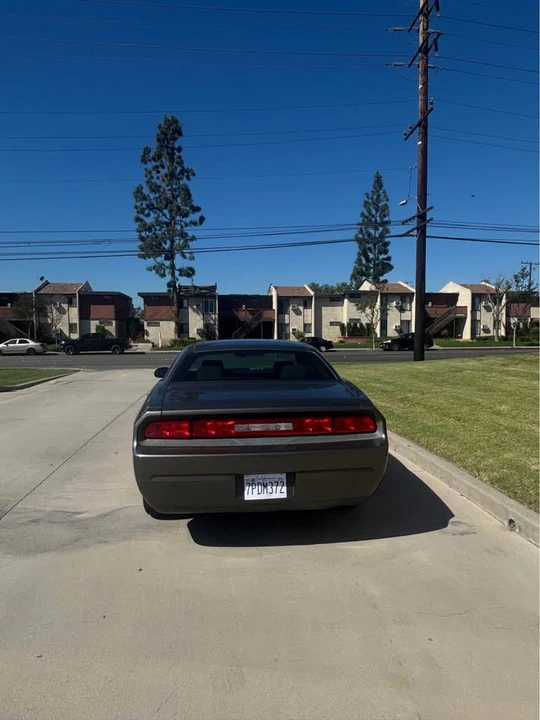 2010 Dodge Challenger 3rd Gen - Image 4 of 16