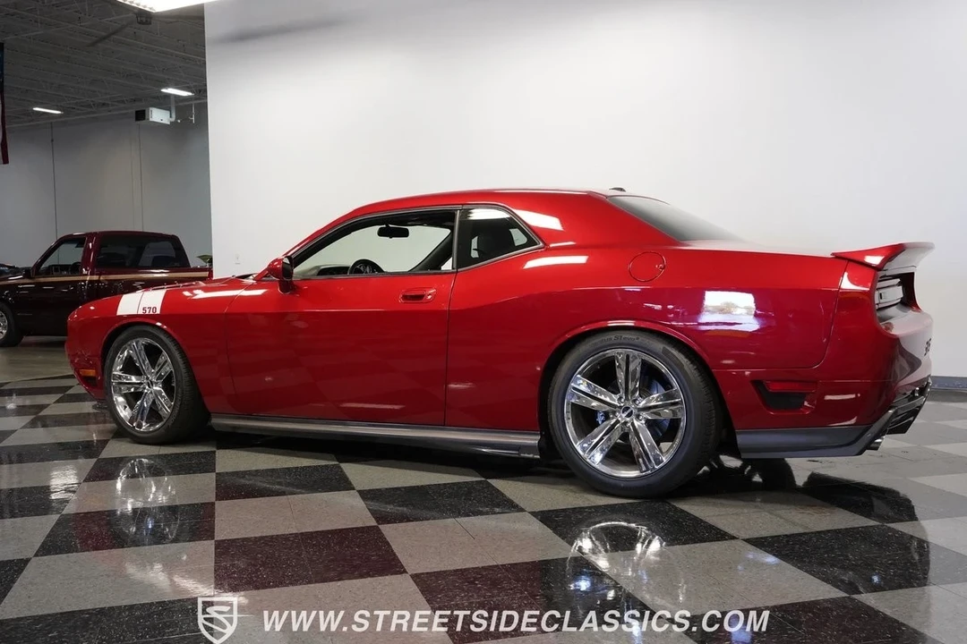 2010 Dodge Challenger 3rd Gen - Image 9 of 12