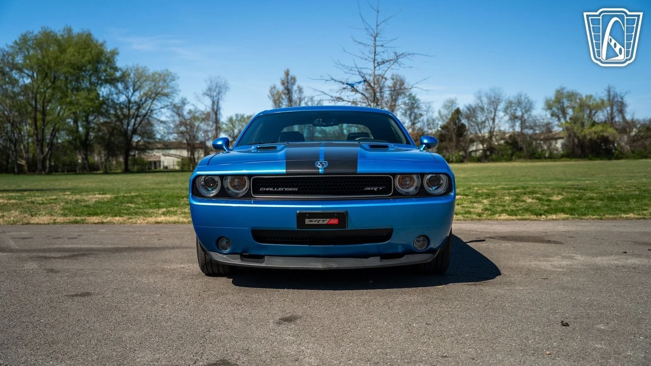 2010 Dodge Challenger SRT8 & 392 3rd Gen - Image 4 of 12