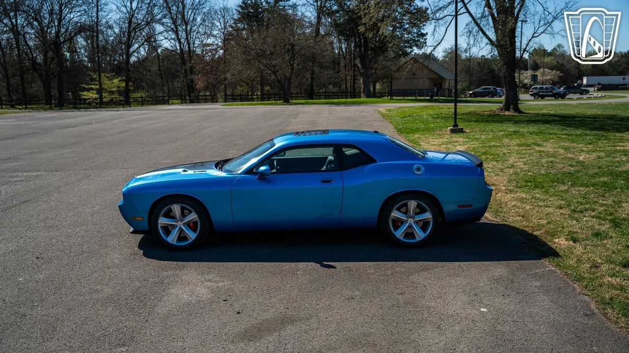 2010 Dodge Challenger SRT8 & 392 3rd Gen - Image 9 of 12