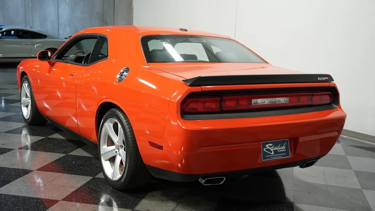 2010 Dodge Challenger SRT8 & 392 3rd Gen - Image 9 of 12