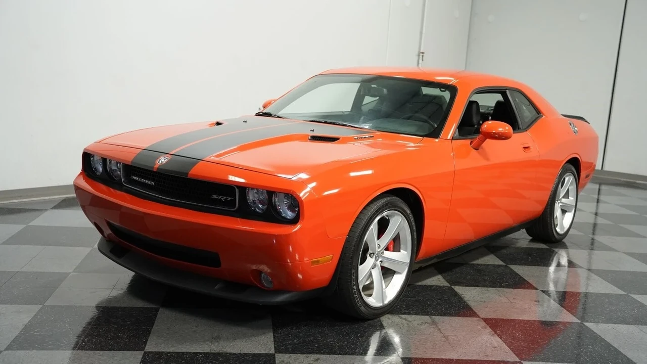 2010 Dodge Challenger SRT8 & 392 3rd Gen - Image 6 of 12