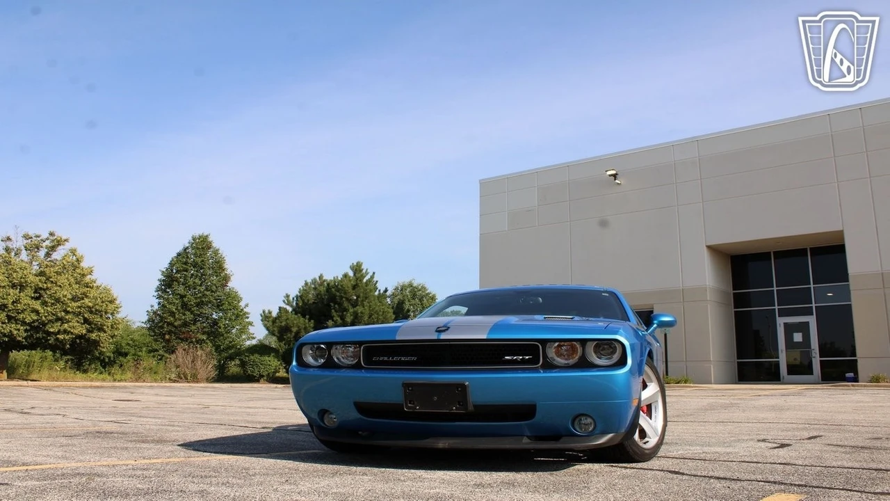 2010 Dodge Challenger SRT8 & 392 3rd Gen - Image 5 of 12
