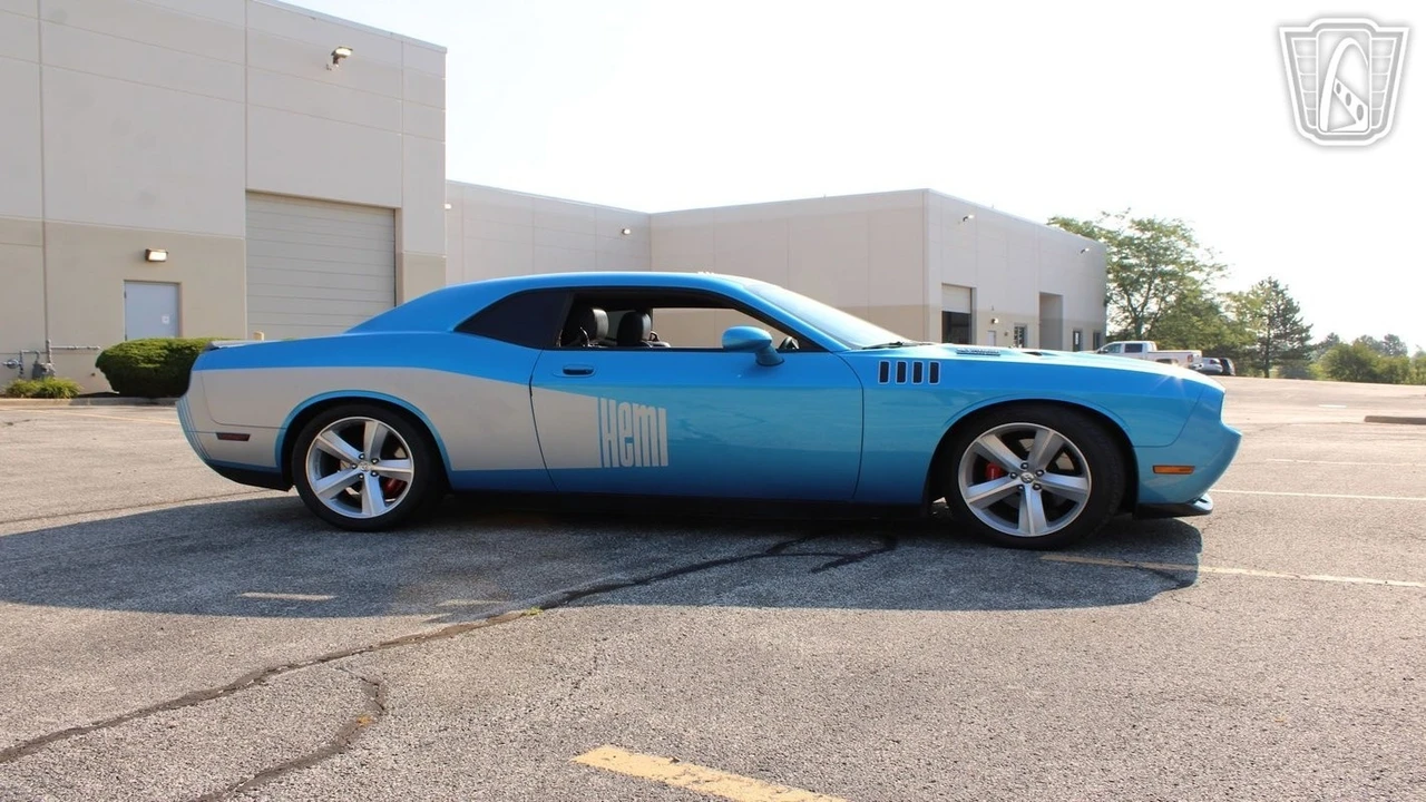2010 Dodge Challenger SRT8 & 392 3rd Gen - Image 11 of 12