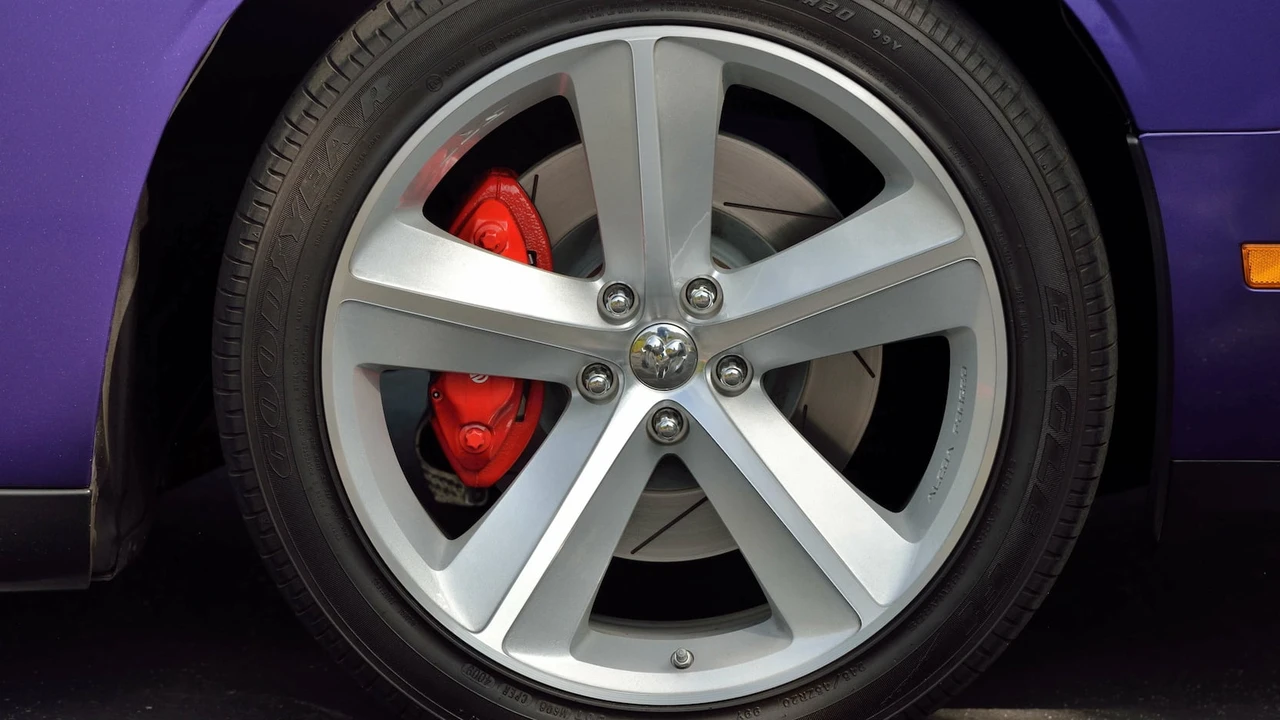 2010 Dodge Challenger SRT8 & 392 3rd Gen - Image 15 of 27