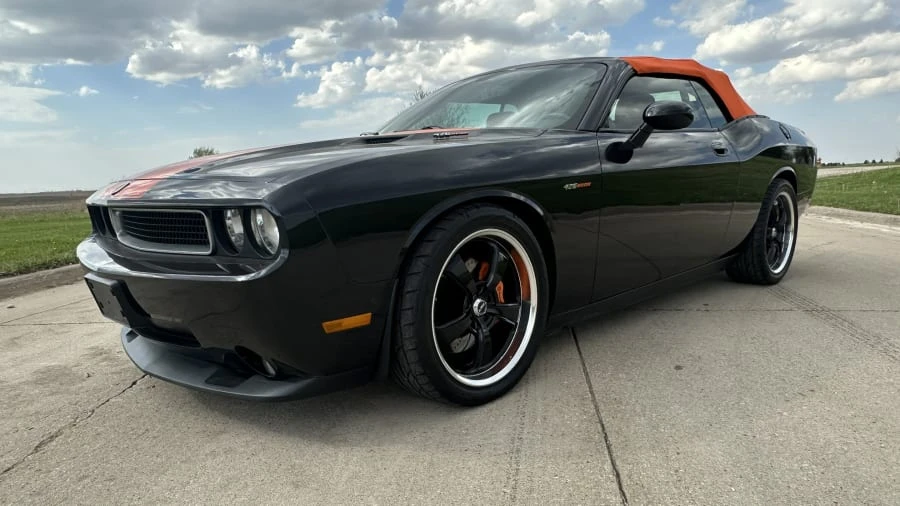 2010 Dodge Challenger SRT8 & 392 3rd Gen - Image 9 of 29