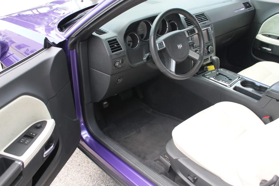 2010 Dodge Challenger SRT8 & 392 3rd Gen - Image 4 of 12