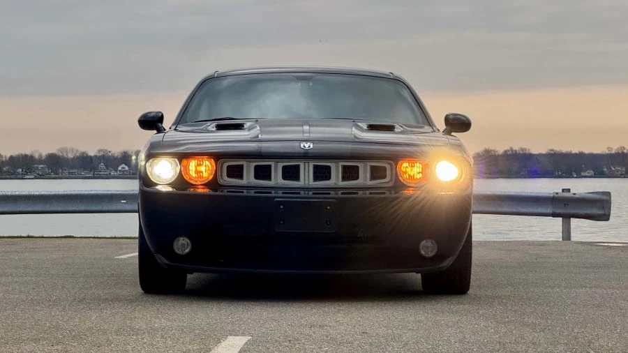2010 Dodge Challenger SRT8 & 392 3rd Gen - Image 4 of 31