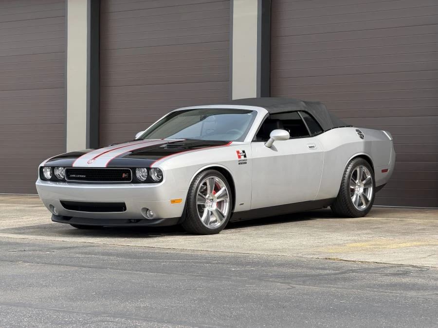 2010 Dodge Challenger SRT8 & 392 3rd Gen - Image 16 of 31