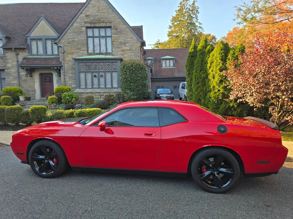 2010 Dodge Challenger SRT8 & 392 3rd Gen - Image 4 of 7