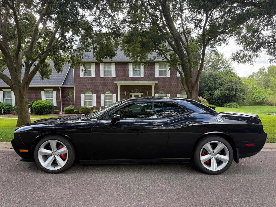 2010 Dodge Challenger SRT8 & 392 3rd Gen - Image 10 of 31