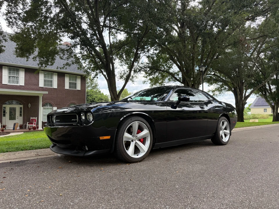2010 Dodge Challenger SRT8 & 392 3rd Gen - Image 9 of 31