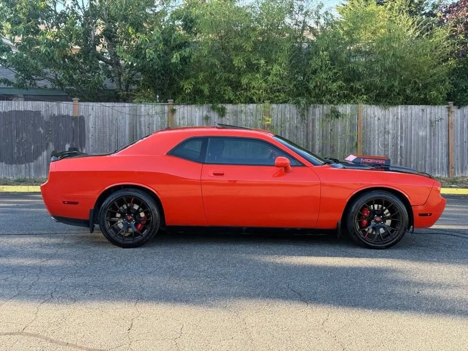 2010 Dodge Challenger SRT8 & 392 3rd Gen - Image 4 of 20