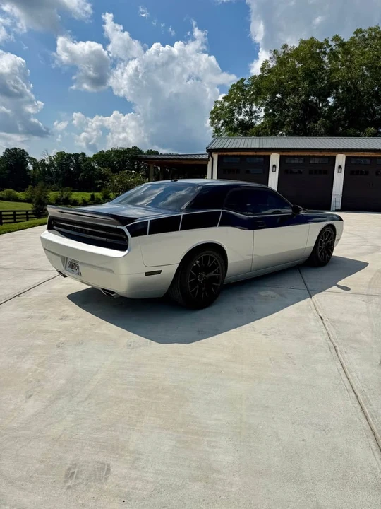 2010 Dodge Challenger SRT8 & 392 3rd Gen - Image 11 of 12