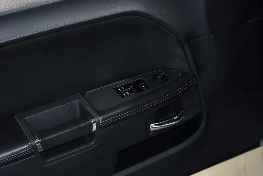 2010 Dodge Challenger SRT8 & 392 3rd Gen - Image 27 of 30