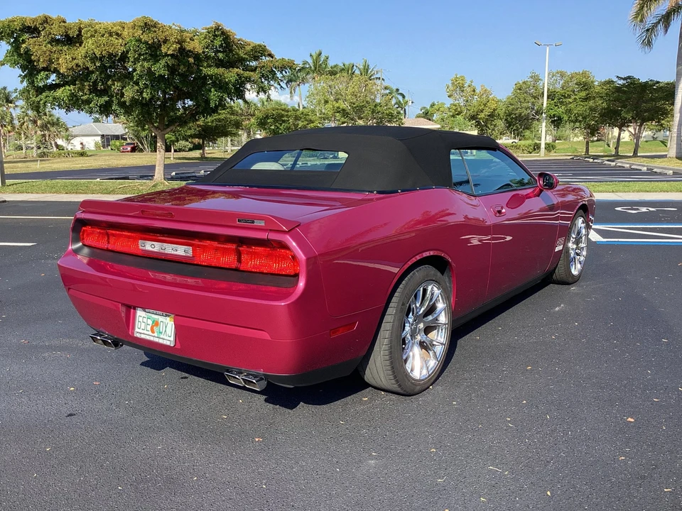 2010 Dodge Challenger SRT8 & 392 3rd Gen - Image 16 of 31
