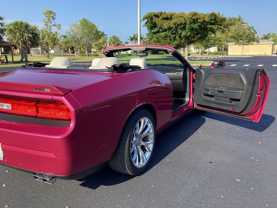 2010 Dodge Challenger SRT8 & 392 3rd Gen - Image 26 of 31